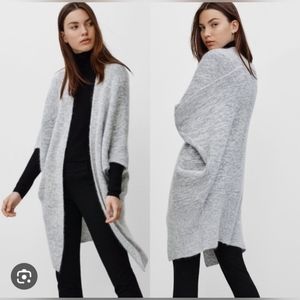 The group babaton javier Sweater